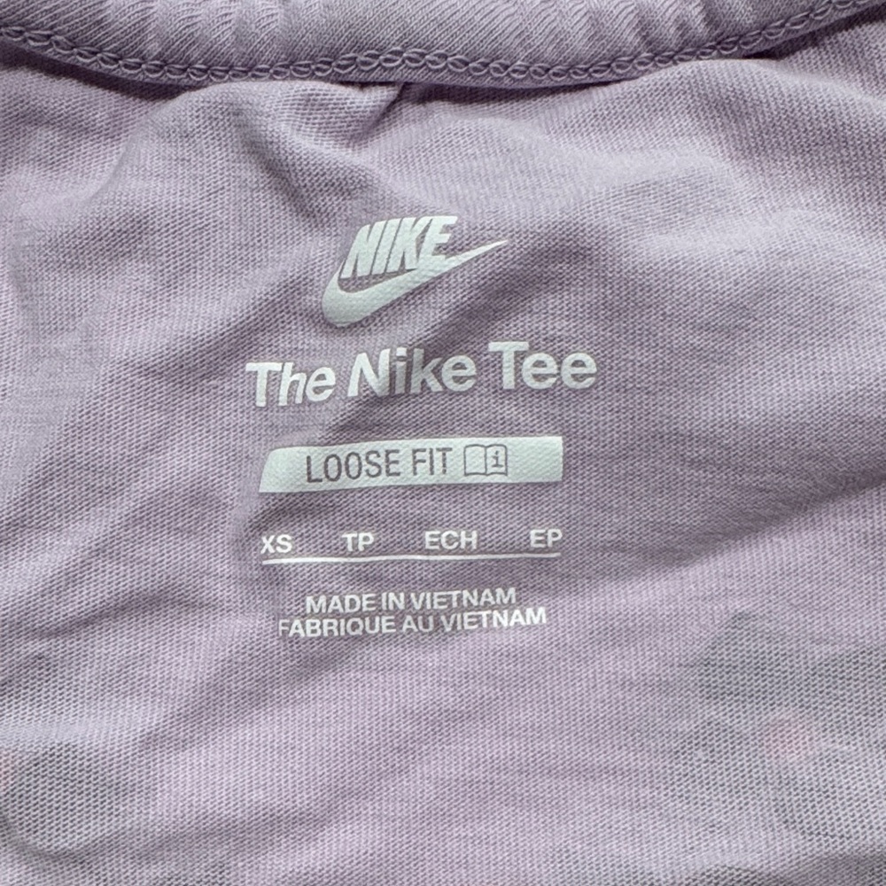 Nike Lavender Crop Top with Floral Accent - Picture 2 of 4